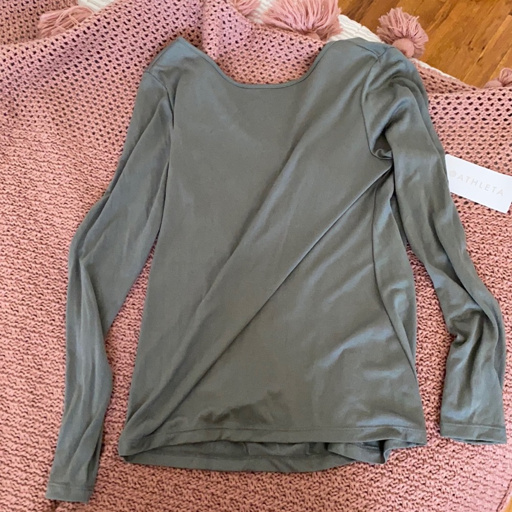 Athleta long sleeve twist back top